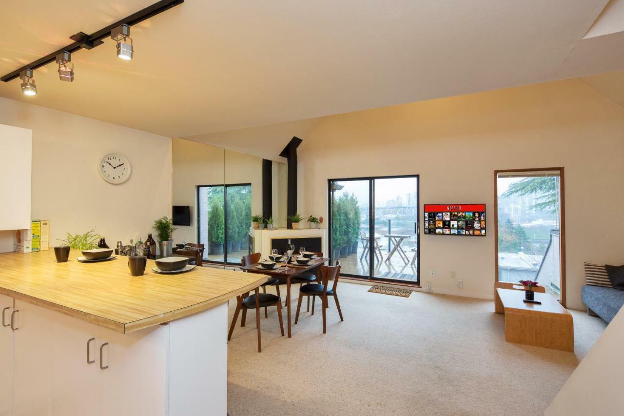 Апартаменты Billion Dollar Views In A Beautiful Fairview Slopes Heritage House Ванкувер Экстерьер фото